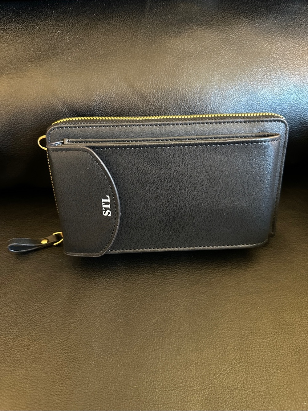 Black Women’s Zip Wallet/Phone holder